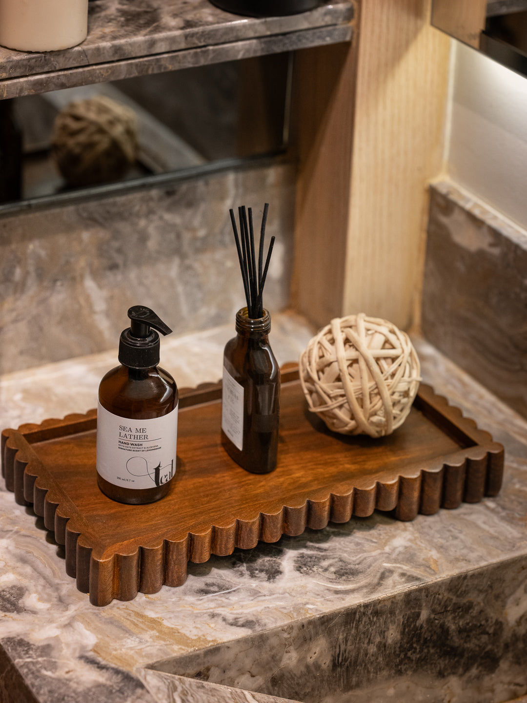 Wooden marble tray with fluted edge 